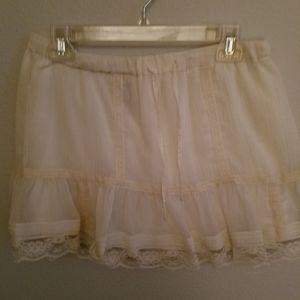 Lace short skirt size medium